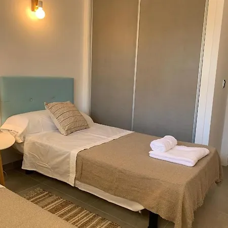 Amalia Delux En Торрев'єха